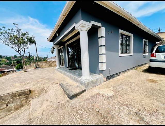 4 BEDROOM HOUSE FOR SALE IN UMLAZI Y
